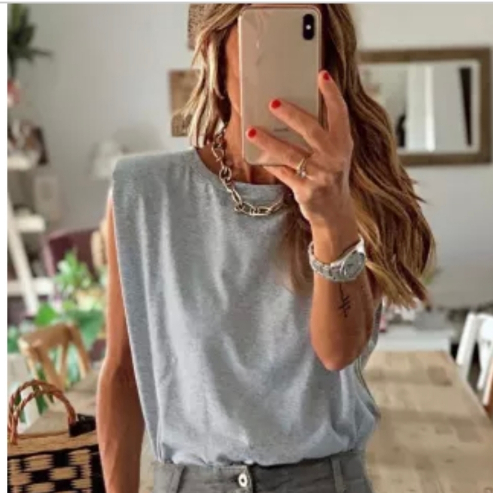 Chic & casual grey padded shoulder muscle tee - Picture 3 of 9